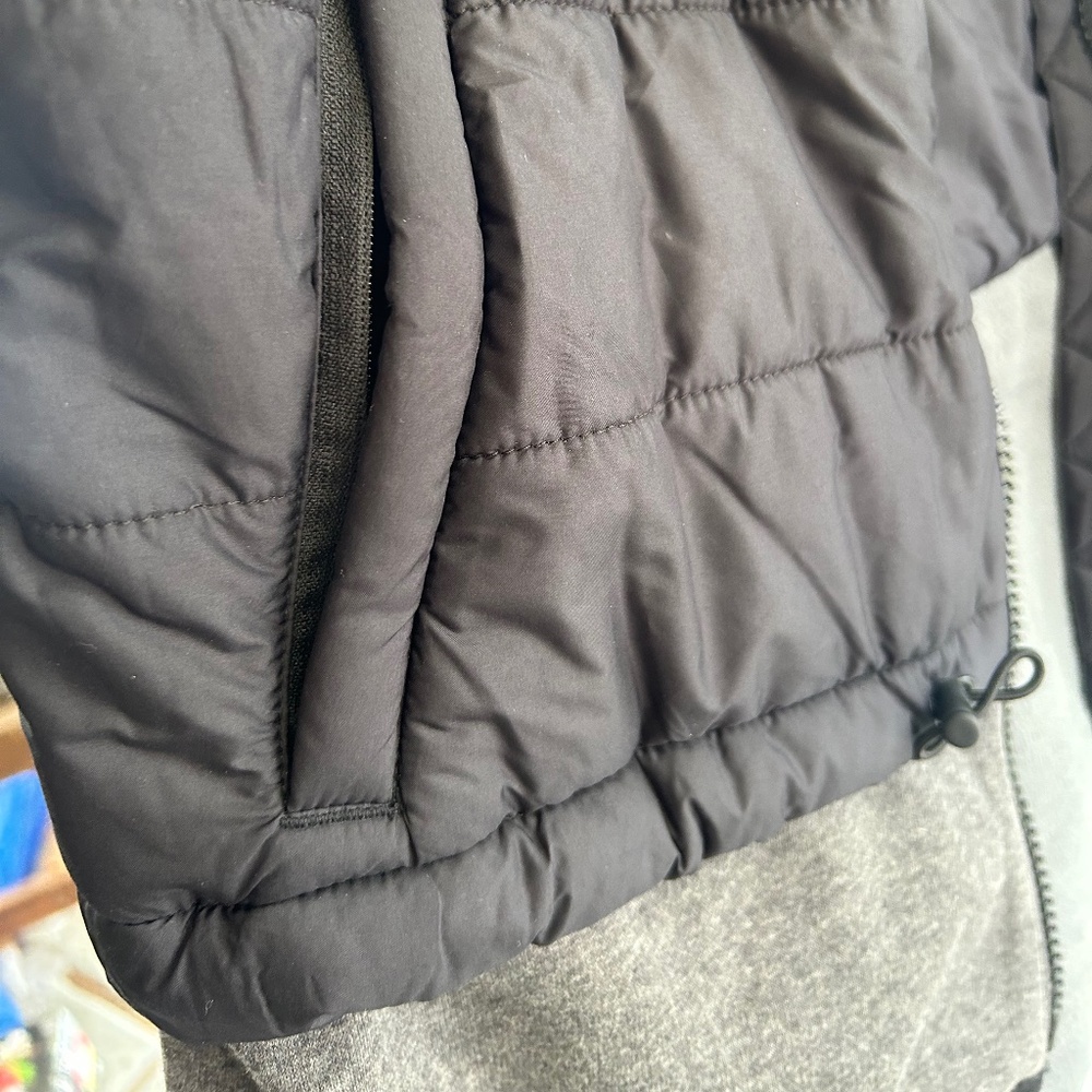 Athleta Fjord Hybrid Jacket Size Large Athletic Quilted Lightweight Insulated - Picture 3 of 8
